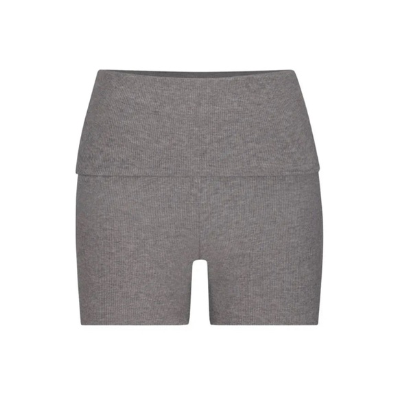 SKIMS Fold Over Shorts - Picture 2 of 2